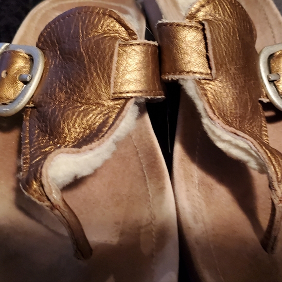 UGG Sandals size 7 - Picture 2 of 7